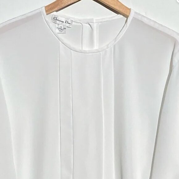 DIOR Vintage White Pleat Front/Button Back Blouse Size 14 EUC - Picture 2 of 8